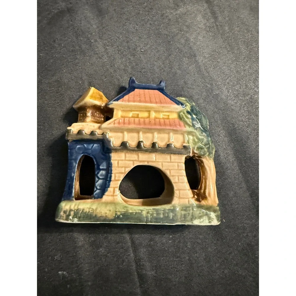 Vintage Made in Japan Ceramic Pagoda Castle Aquarium Fish Tank Ornament 8011